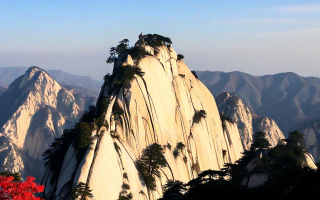 探寻华山之奇景，感受险峻之美